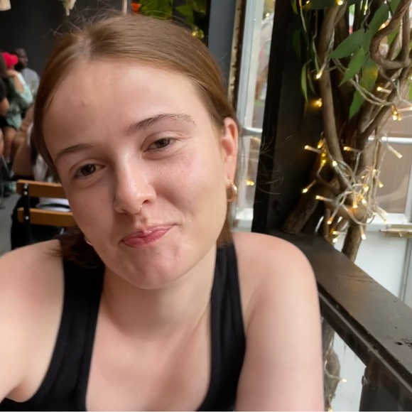 Meet your Posher, Solaine - Picture 1 of 1